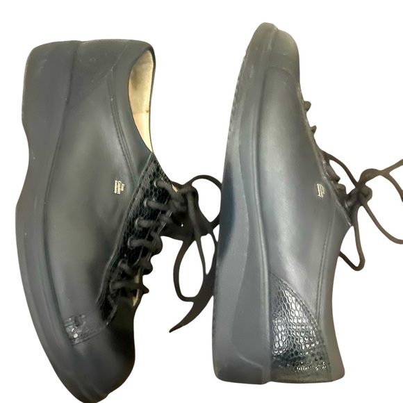 Finn Comfort size 8.5 (6 or 39 EURO) patent leather ribbing in great used cond - Picture 1 of 13